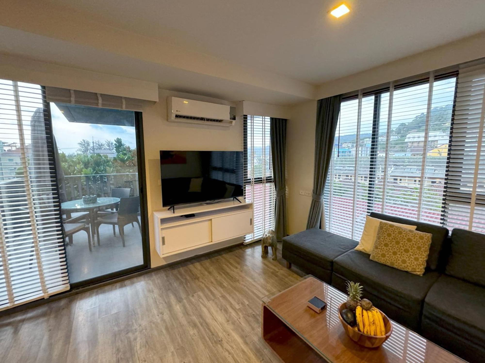 The Deck Condominium By Lofty Patong Luaran gambar