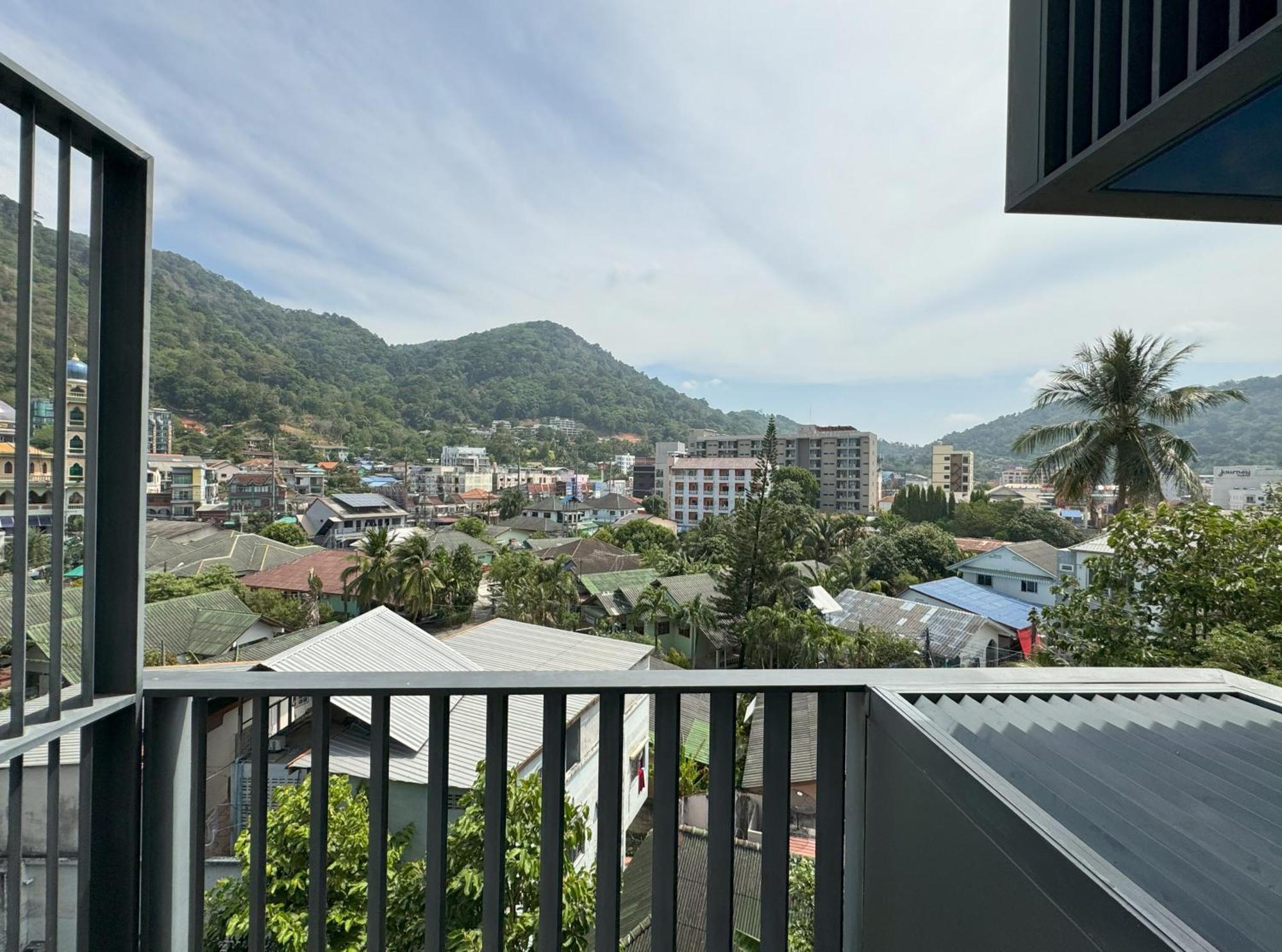 The Deck Condominium By Lofty Patong Luaran gambar
