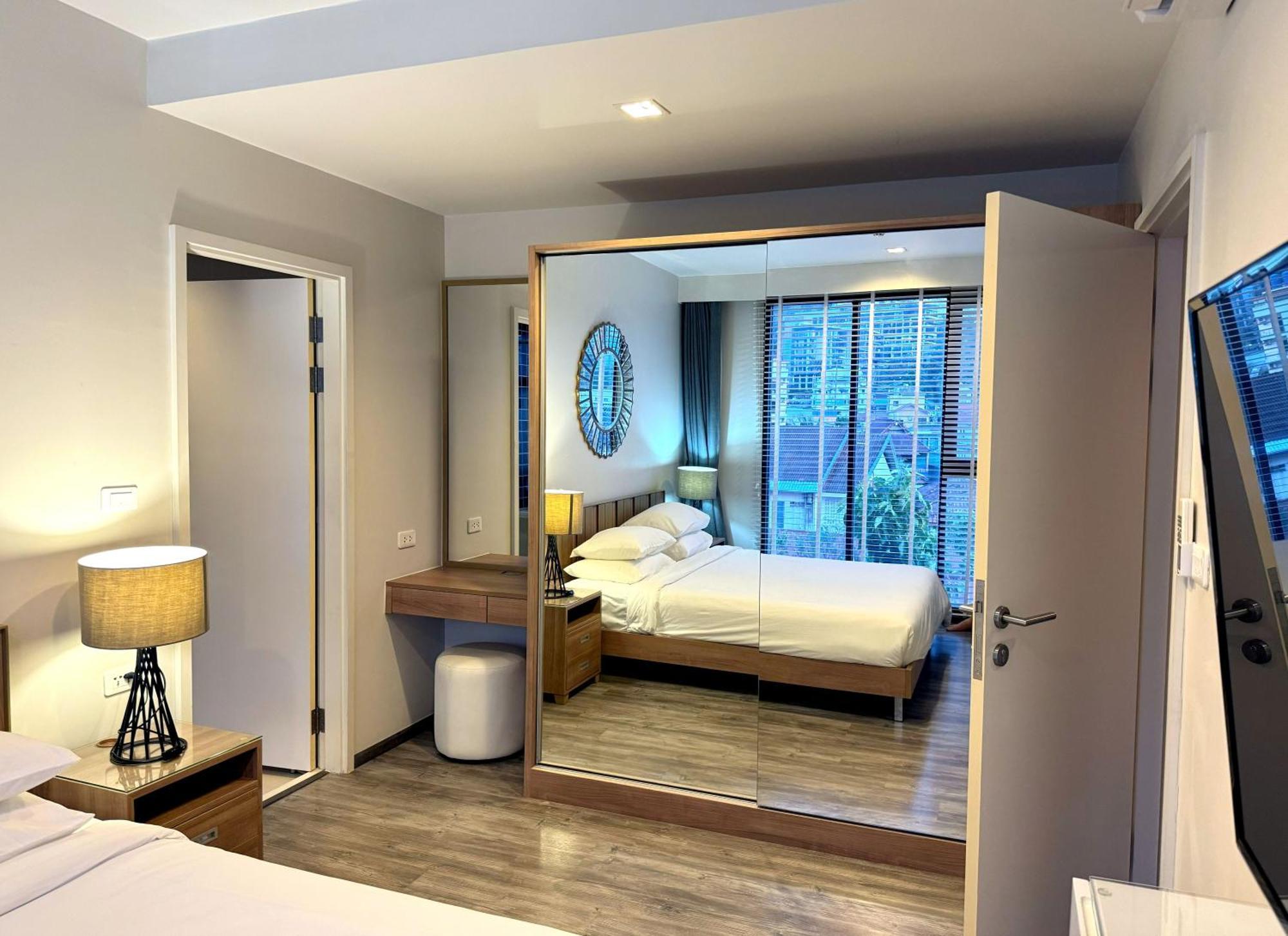 The Deck Condominium By Lofty Patong Luaran gambar