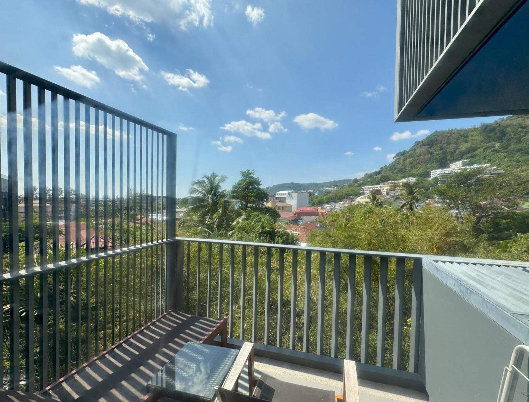 The Deck Condominium By Lofty Patong Luaran gambar