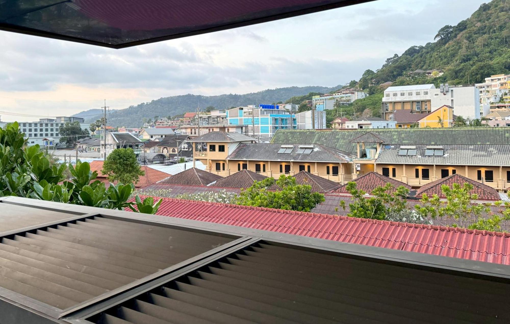 The Deck Condominium By Lofty Patong Luaran gambar